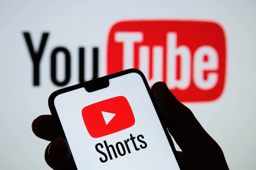 SNSヒーロー公式で登録者を安全に増やす