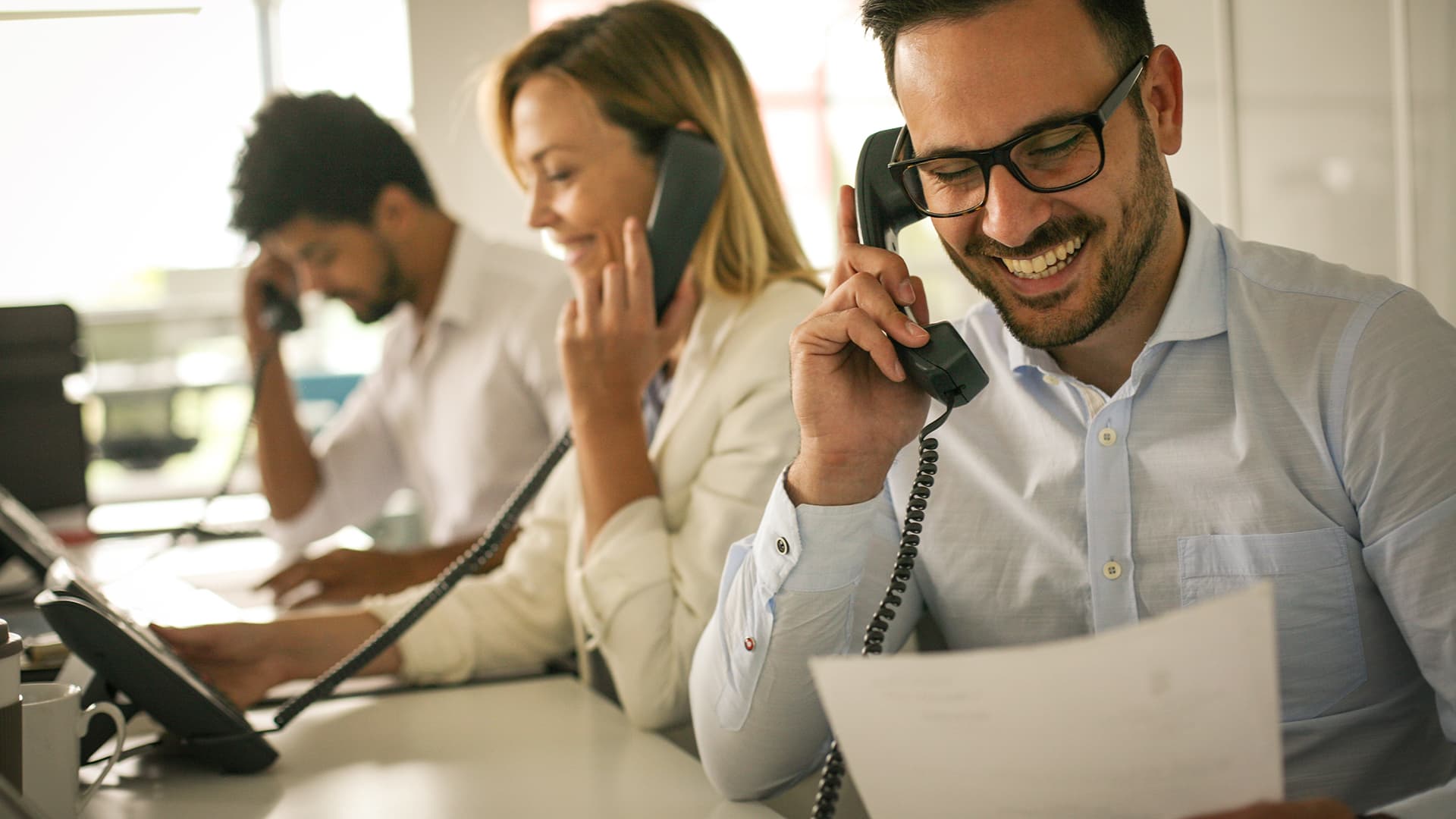 Compare business mobile deals UK for Small and Large Enterprises